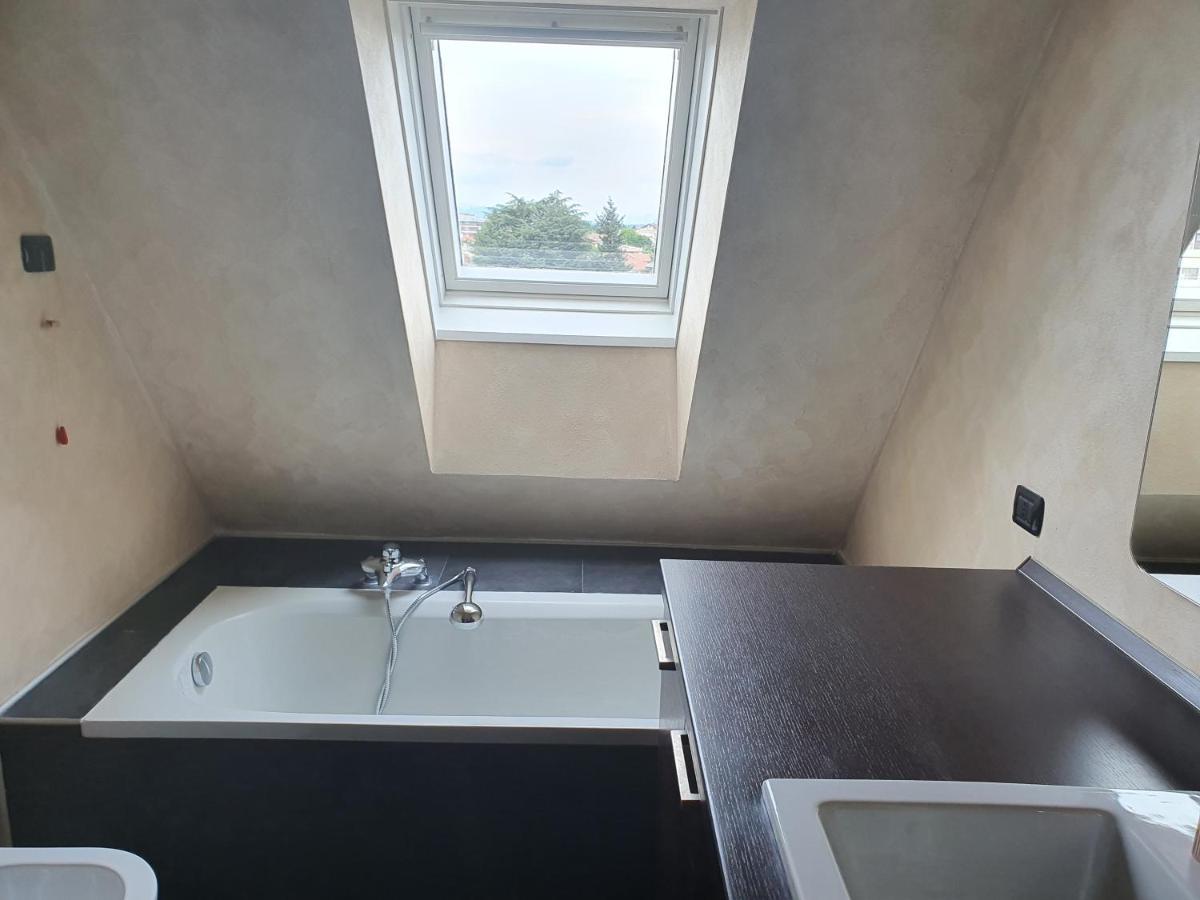 Apartamento Milano Malpensa Grandi Mansarda Attico Gallarate Exterior foto