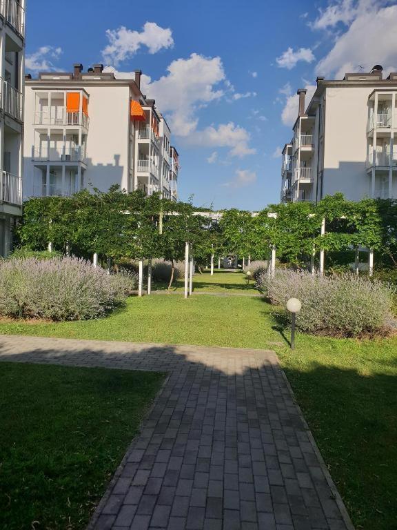 Apartamento Milano Malpensa Grandi Mansarda Attico Gallarate Exterior foto