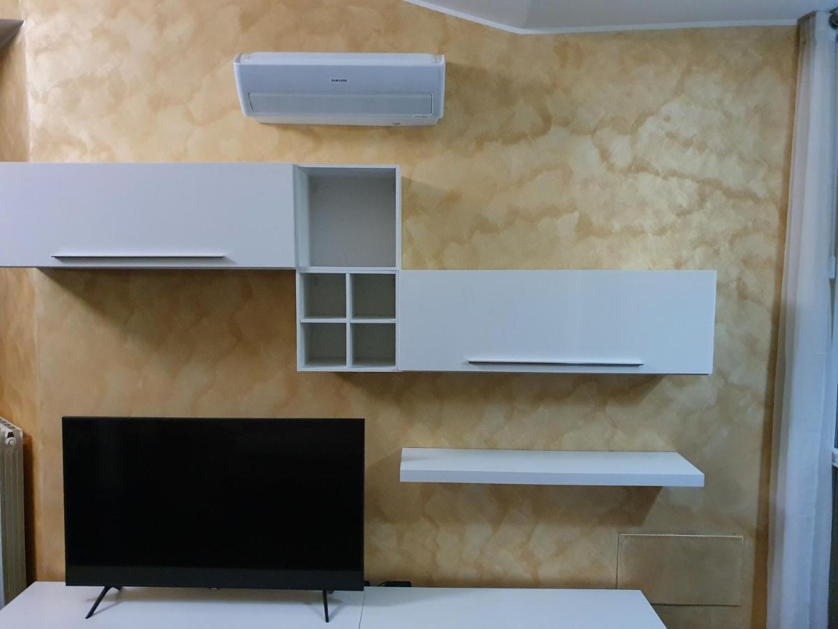 Apartamento Milano Malpensa Grandi Mansarda Attico Gallarate Exterior foto
